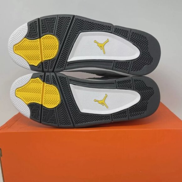 Men Jordan 4 Retro Cool Grey (2019) - Picture 6 of 6